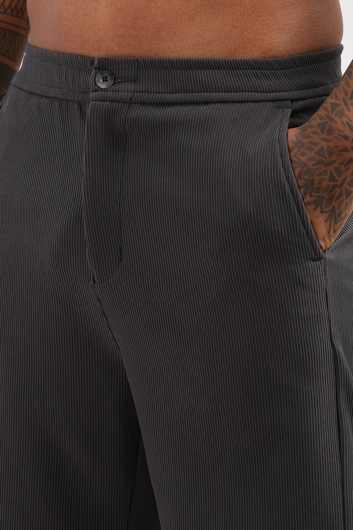 TEXTURED SHORTS