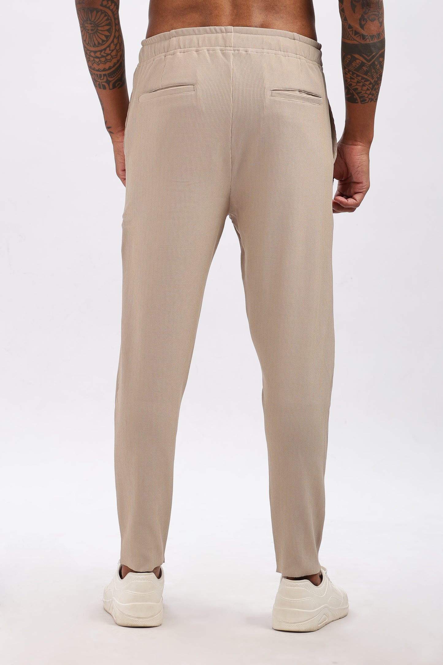 TEXTURED TROUSER