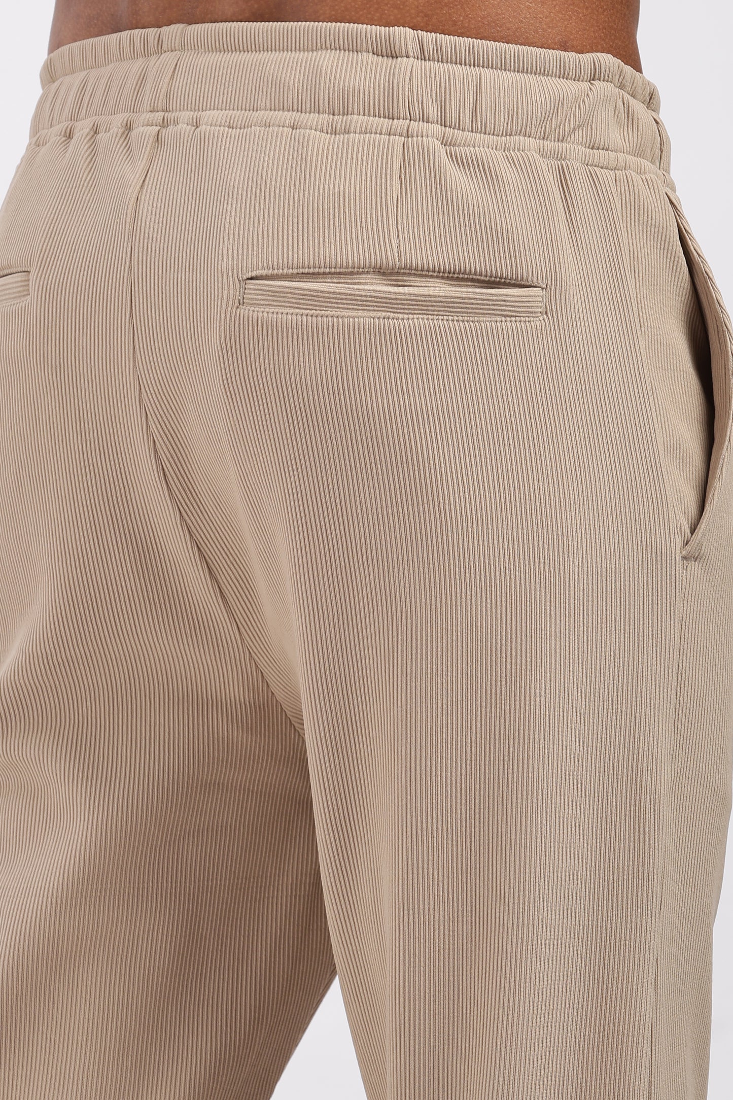 TEXTURED TROUSER