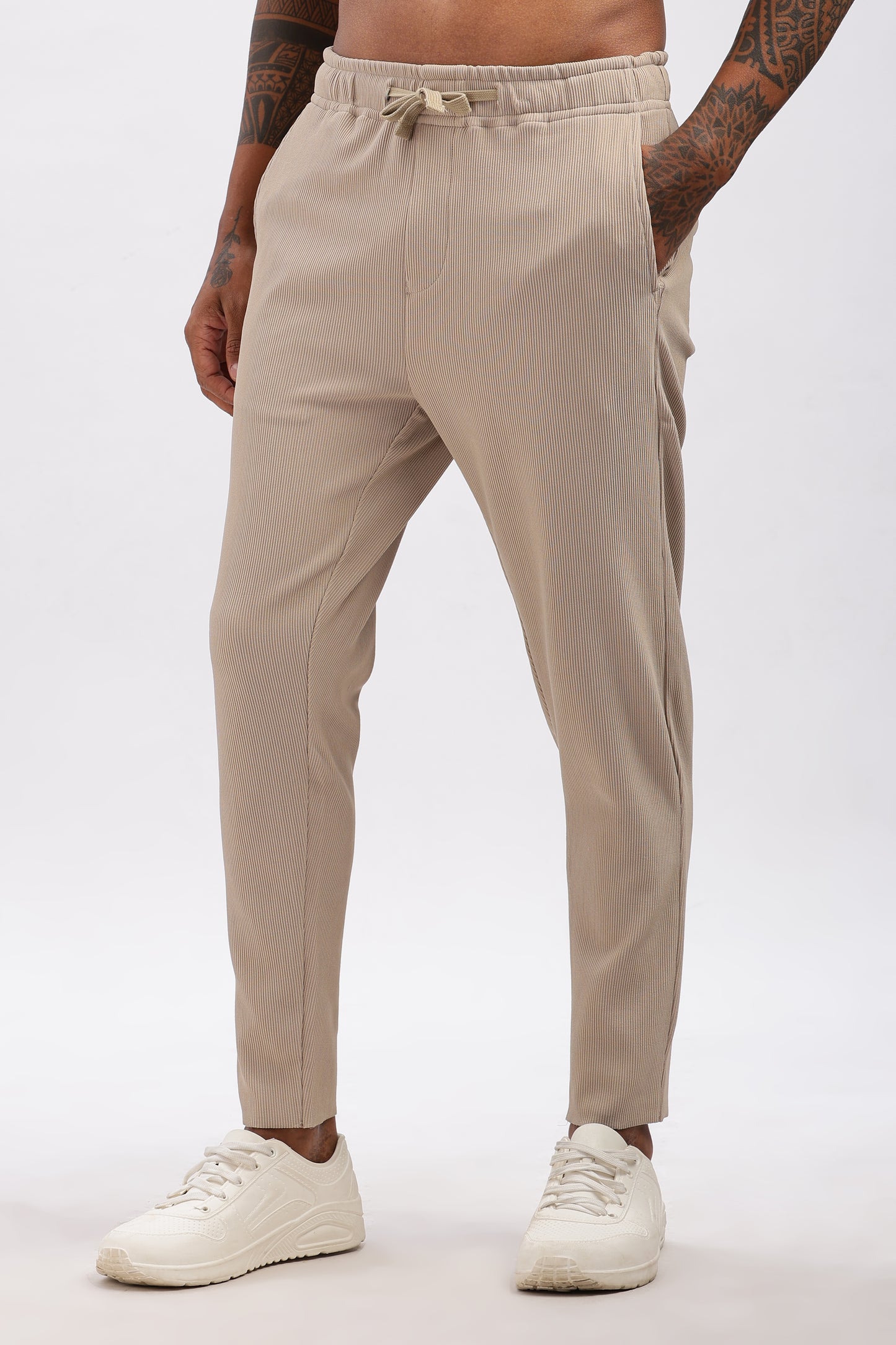 TEXTURED TROUSER