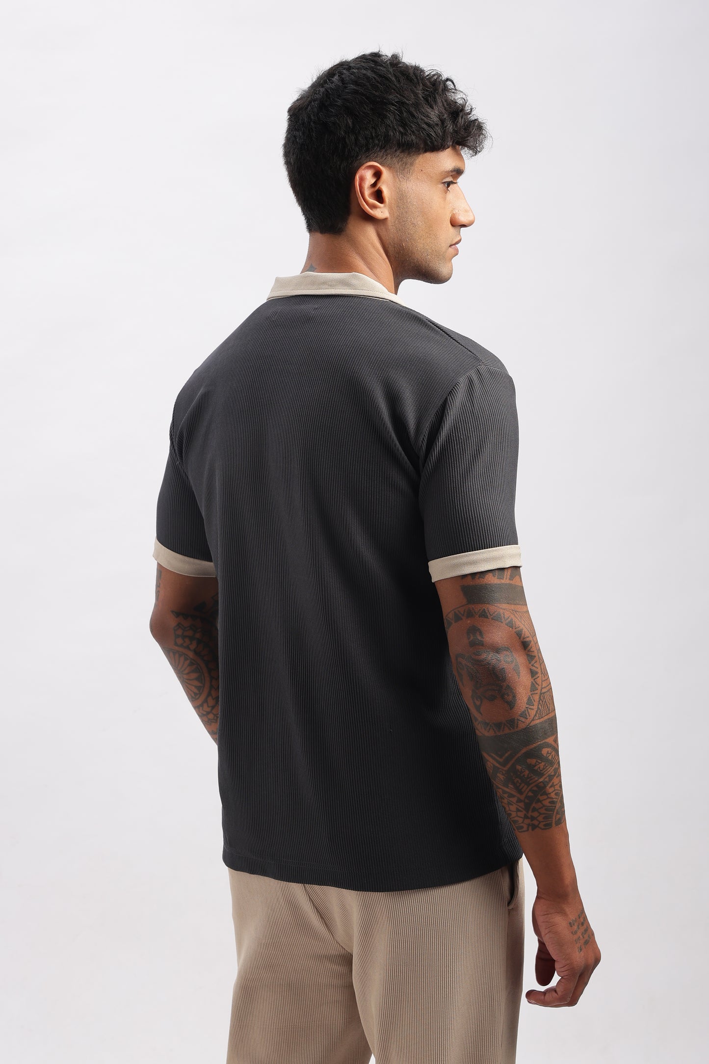 TEXTURED SHIRT WITH CONTRAST DESIGN DETAIL