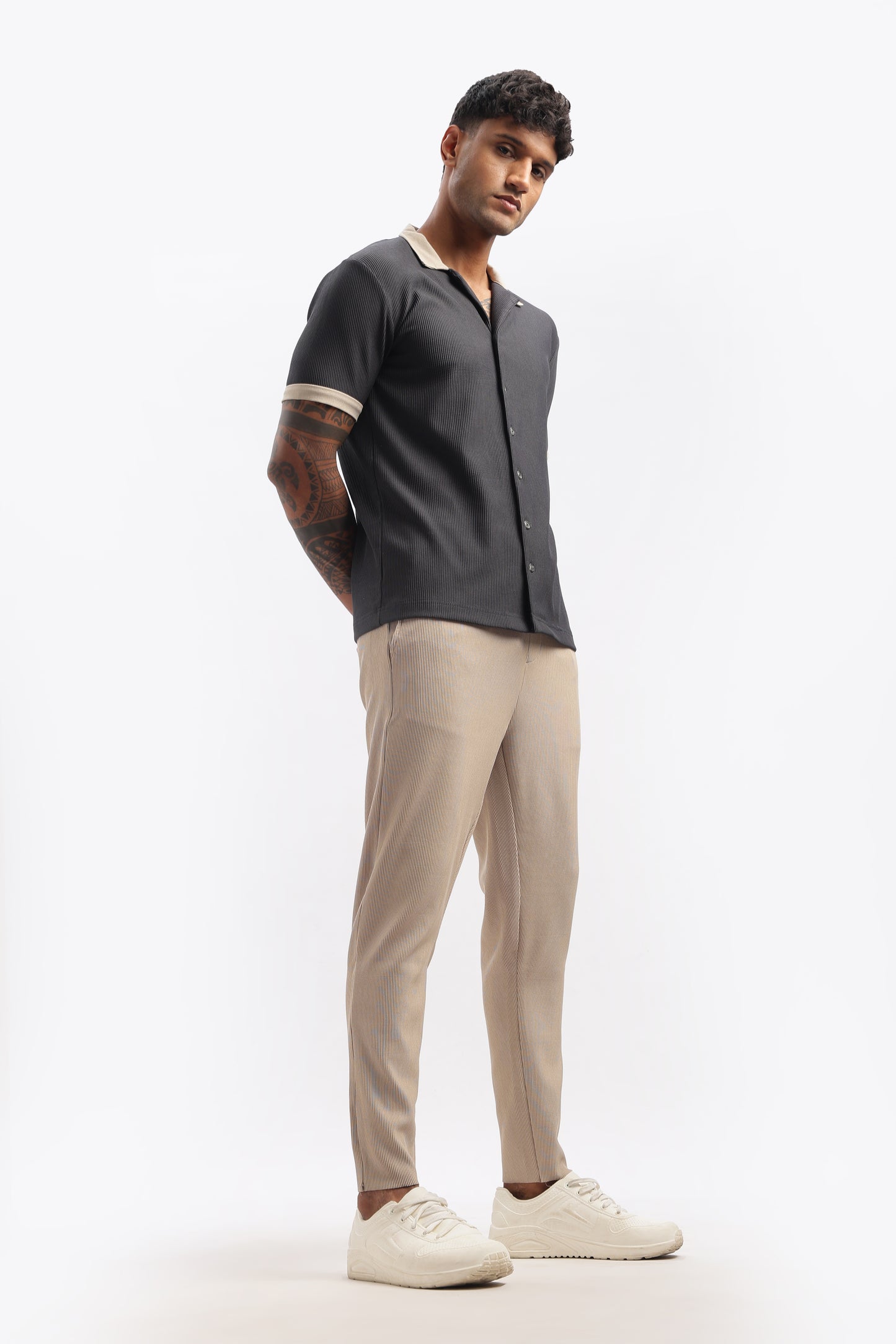 TEXTURED SHIRT WITH CONTRAST DESIGN DETAIL