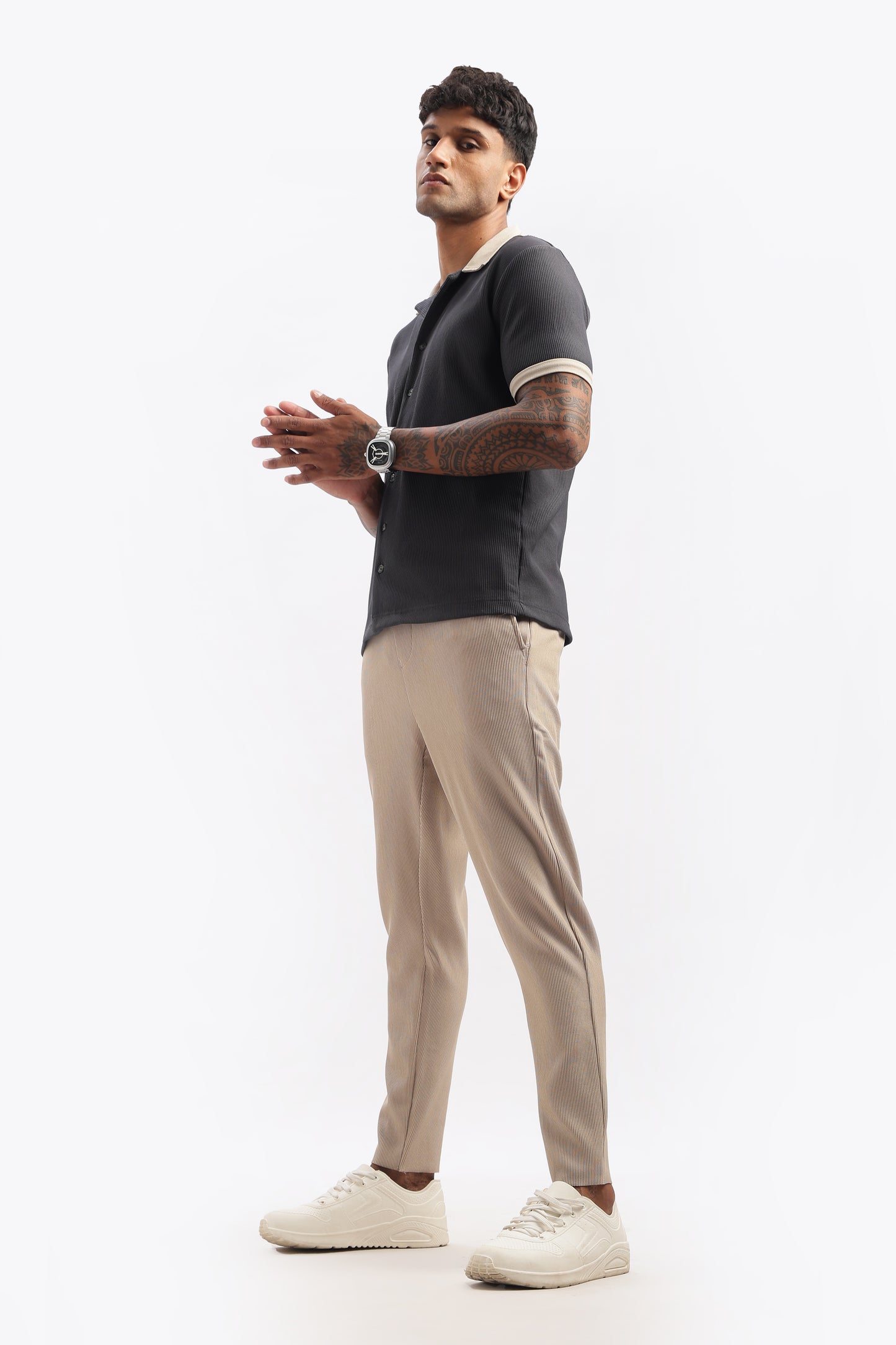 TEXTURED SHIRT WITH CONTRAST DESIGN DETAIL
