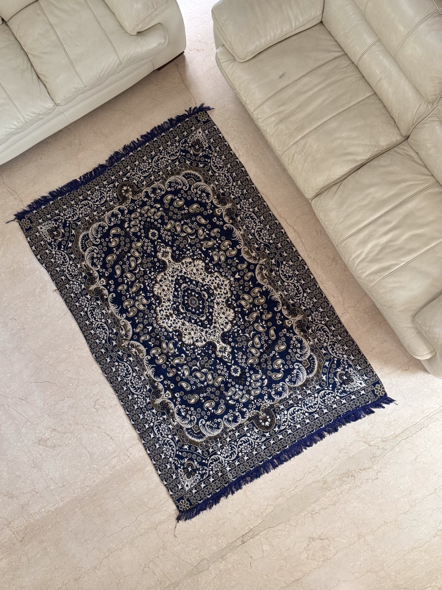 THE 1 OF 1 CROP CARPET SHIRT