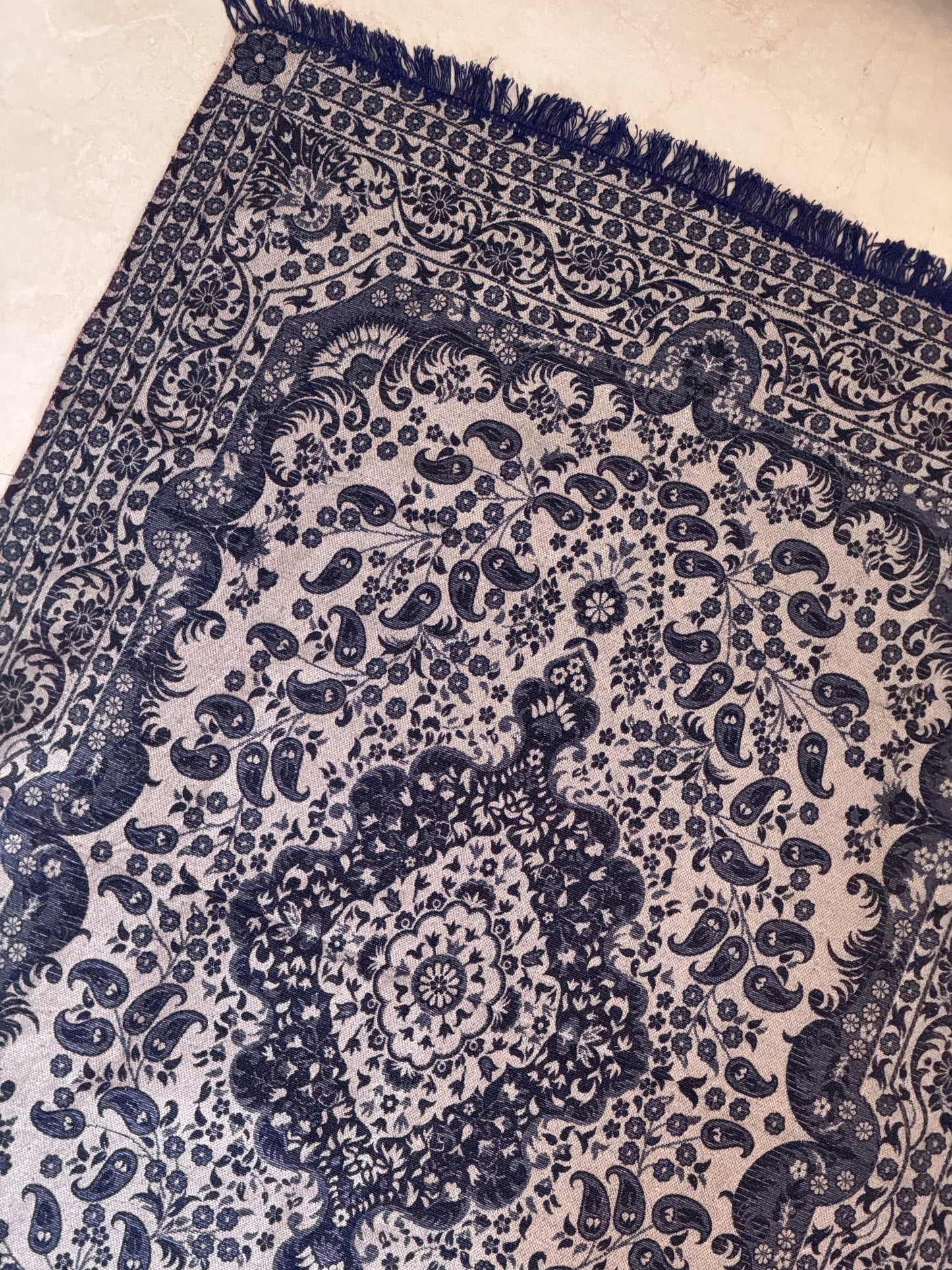 THE 1 OF 1 CROP CARPET SHIRT