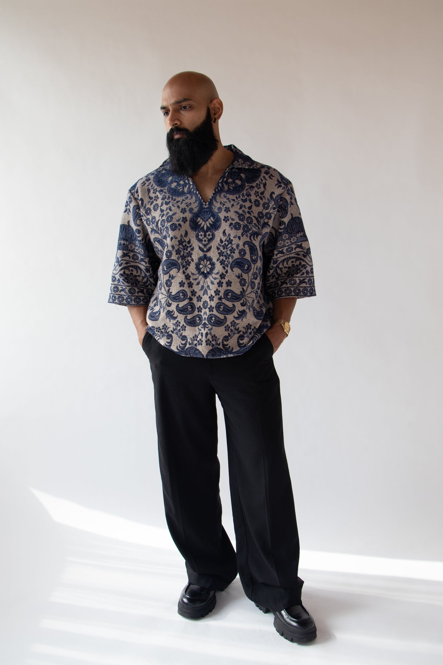 THE 1 OF 1 CROP CARPET SHIRT