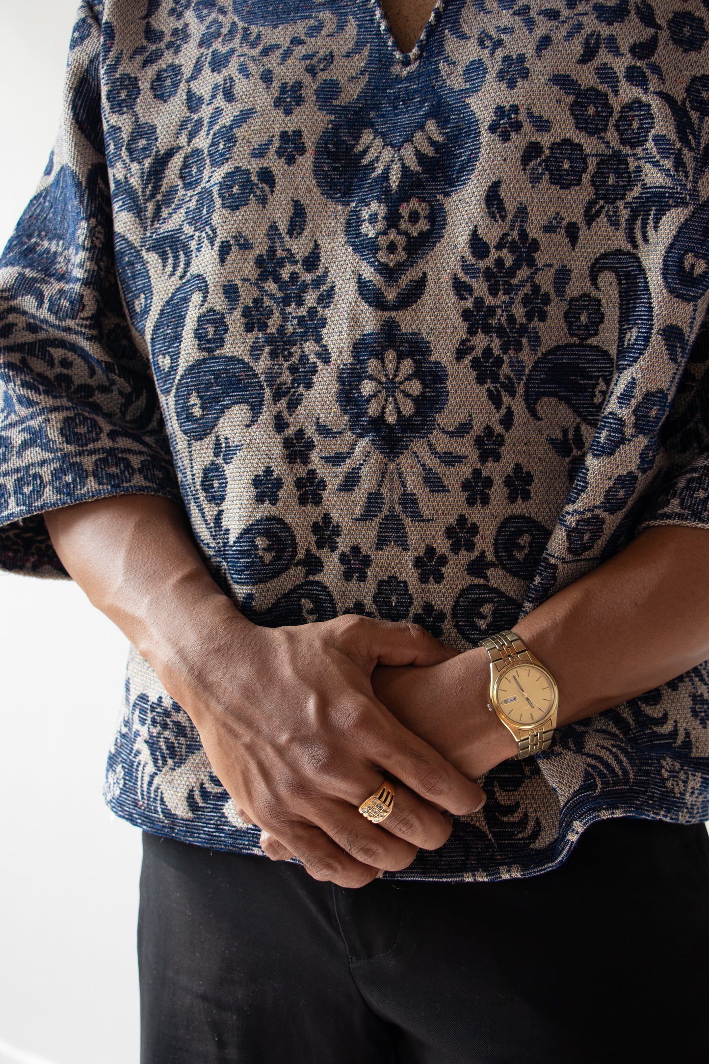 THE 1 OF 1 CROP CARPET SHIRT