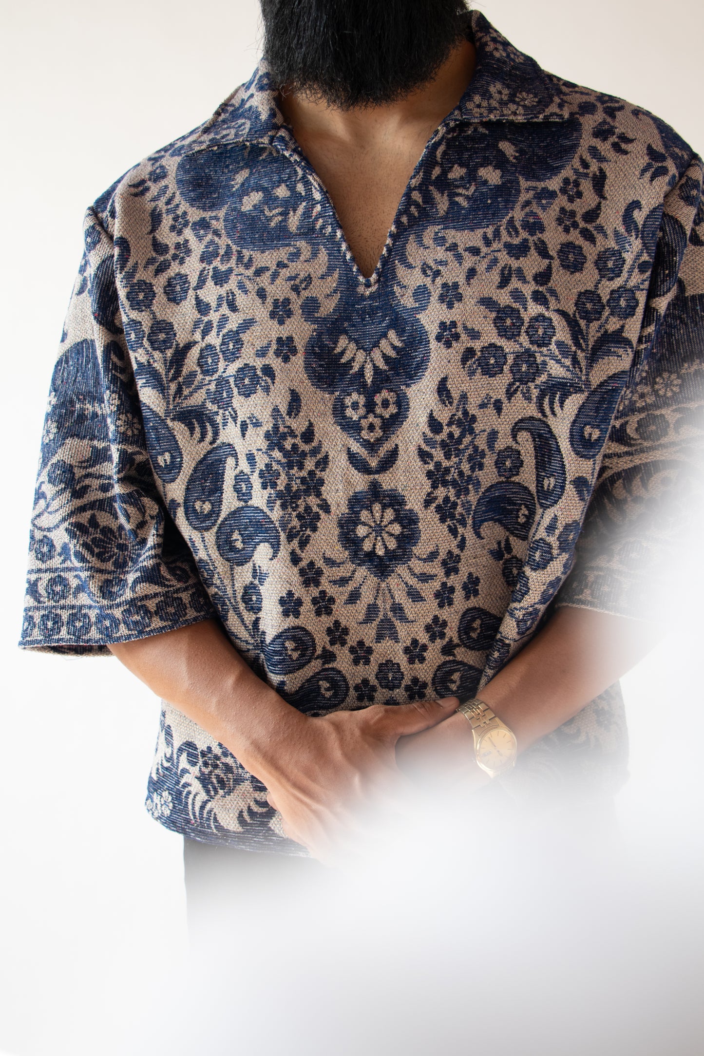 THE 1 OF 1 CROP CARPET SHIRT