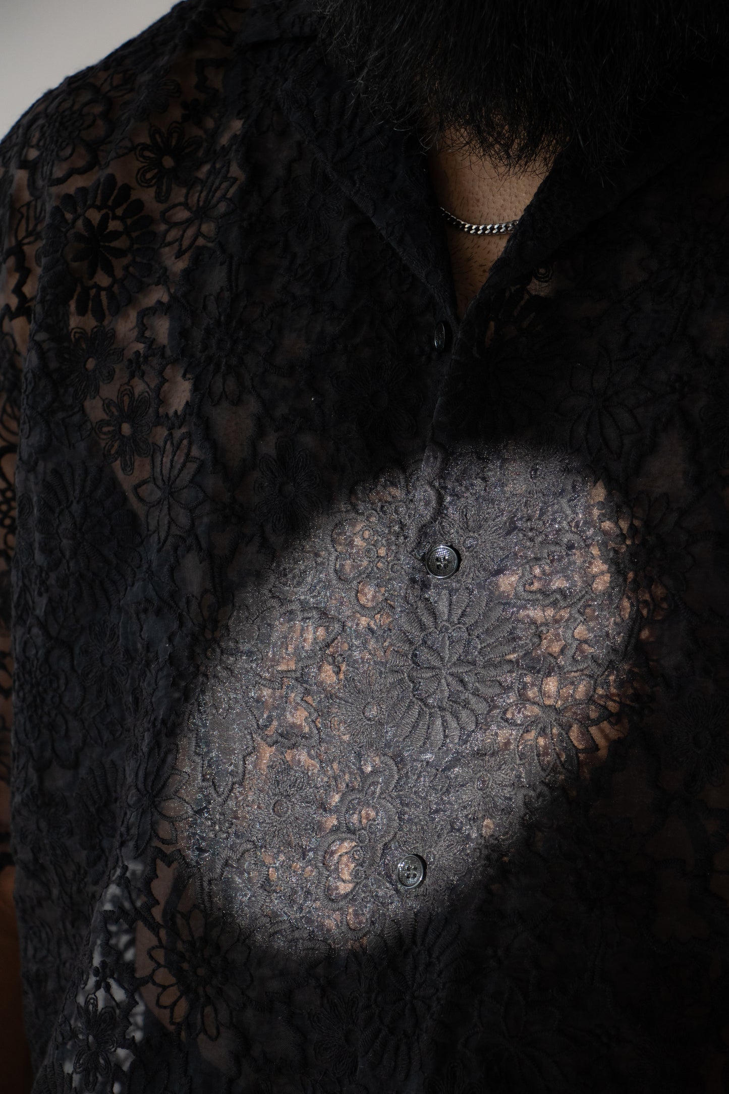 1 OF 10  THE EMBROIDERED CURTAIN SHIRT