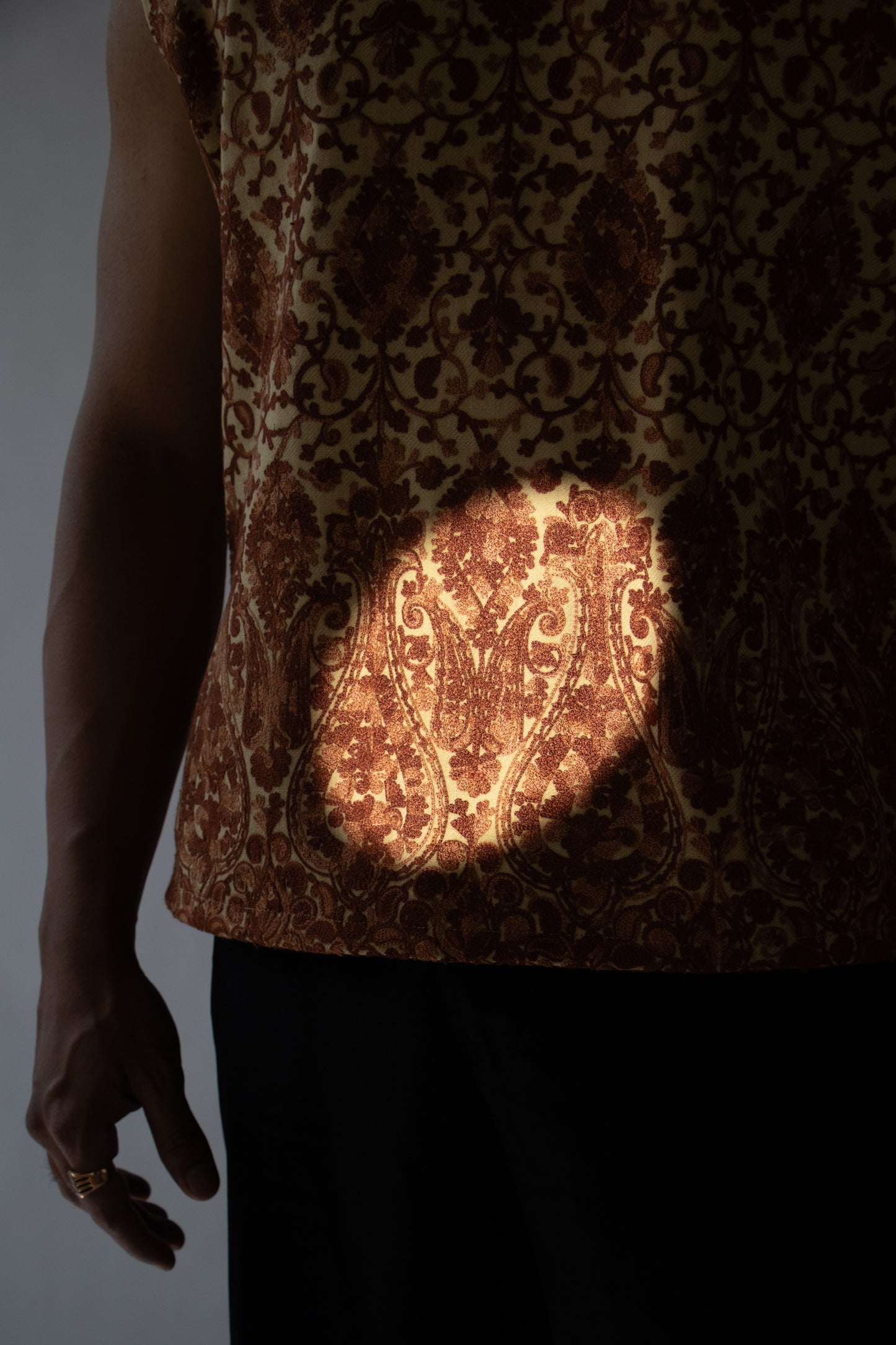 1 OF 1 EMBROIDERED SUMMER VEST- YELLOW