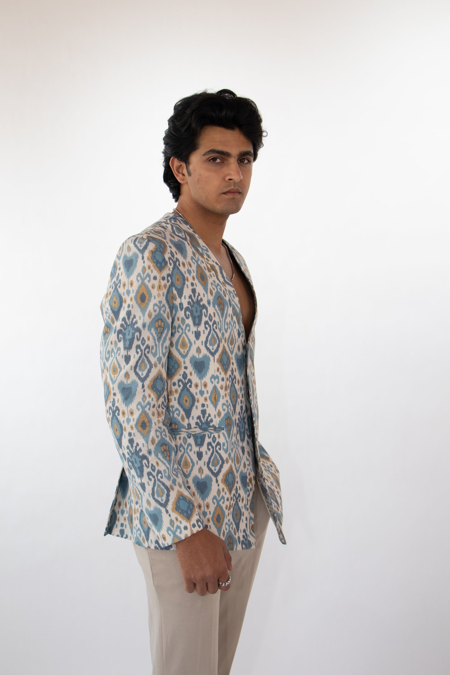 1 OF 3 PATTERNED DESIGNER BLAZER-WHITE