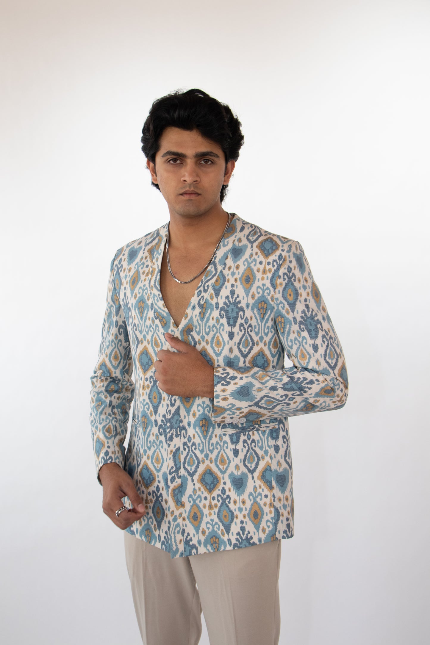 1 OF 3 PATTERNED DESIGNER BLAZER-WHITE